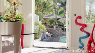 Jules Jordan – 19 Year Old Teen Gabbie Carter Takes It Up The ASS